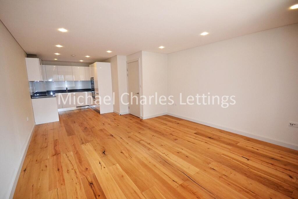 2 bed 1st Floor Flat for rent in Hornsey. From Michael Charles Lettings Camden
