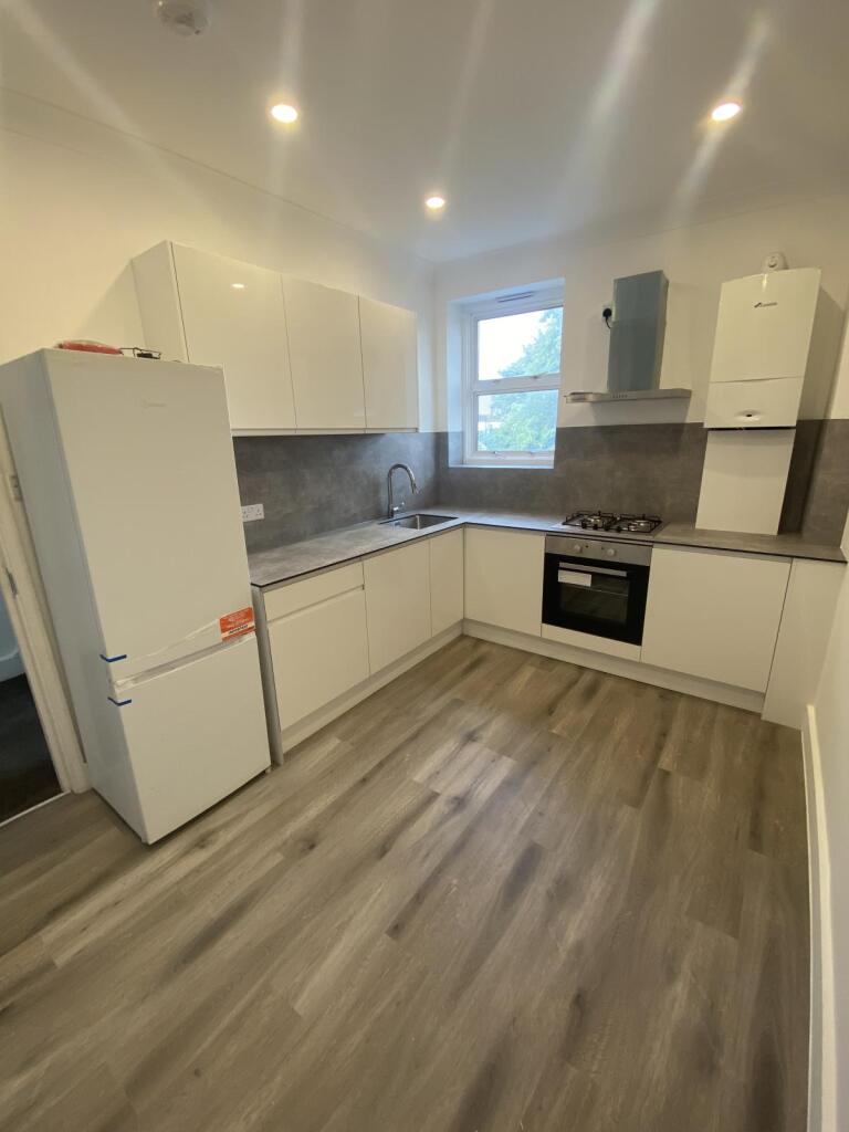 3 bed Annexe for rent in Camden Town. From Michael Charles Lettings Camden