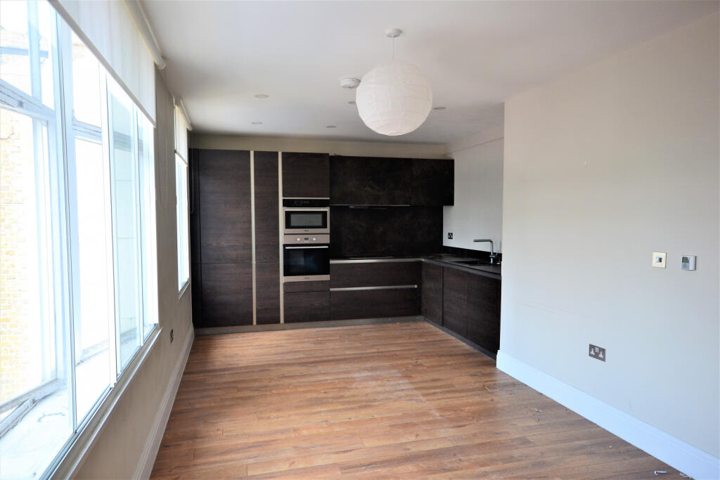 2 bed 1st Floor Flat for rent in London. From Michael Charles Lettings Camden