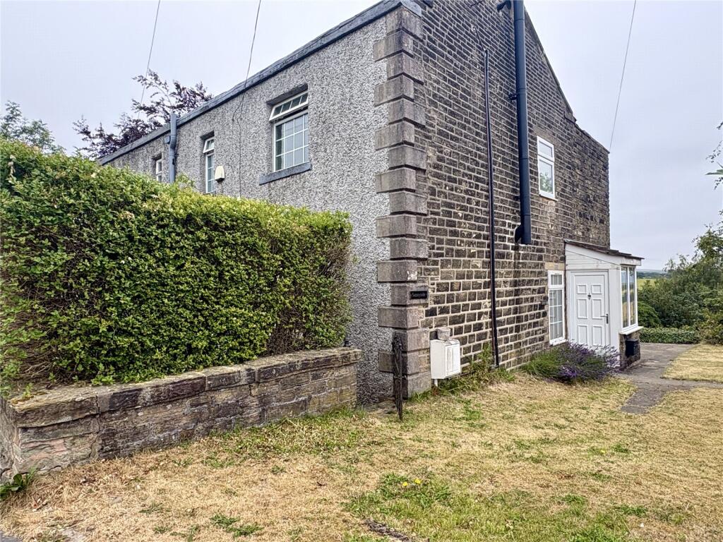 3 bed Semi Detached for rent in Scouthead. From Ryder & Dutton - Uppermill 3 bed Semi Detached for rent in Scouthead. From Ryder & Dutton - Uppermill