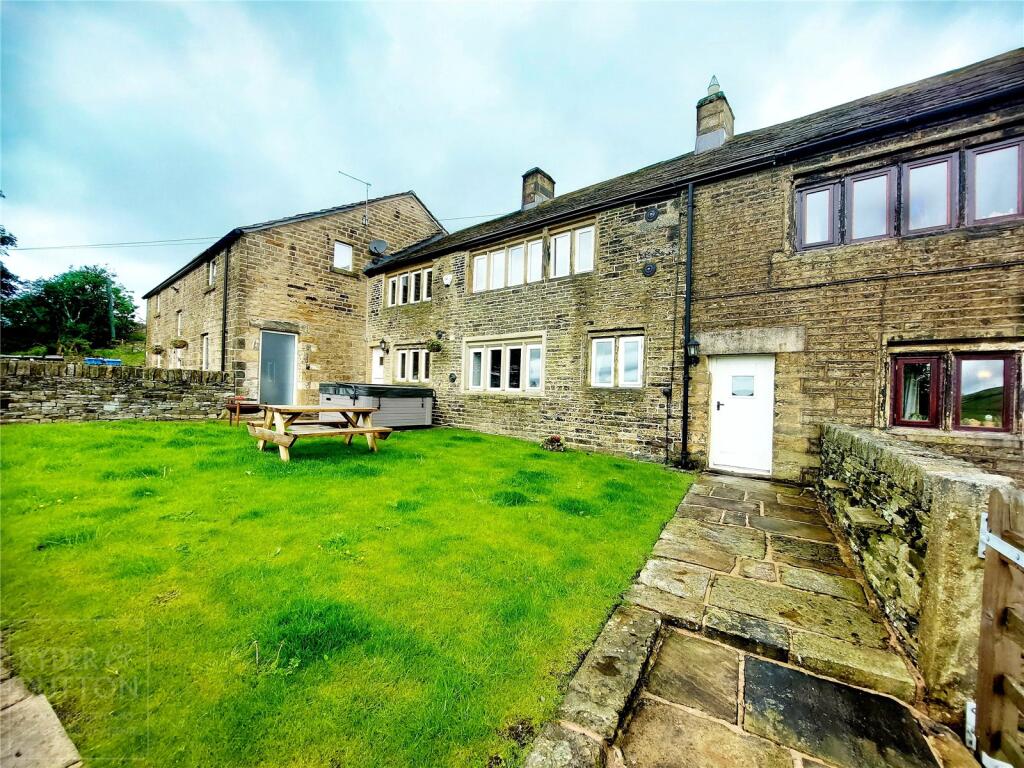 4 bed Mid Terraced House for rent in Wall Hill. From Ryder & Dutton - Uppermill 4 bed Mid Terraced House for rent in Wall Hill. From Ryder & Dutton - Uppermill