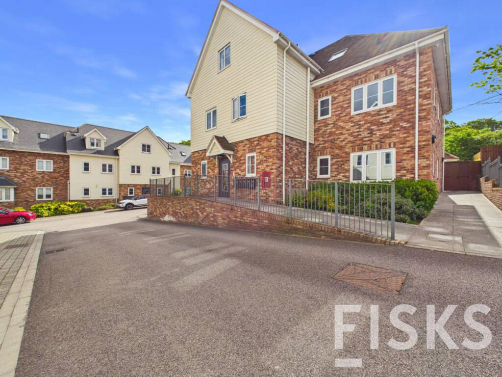 2 bed Apartment for rent in Tarpots. From Fisks Ltd - Benfleet