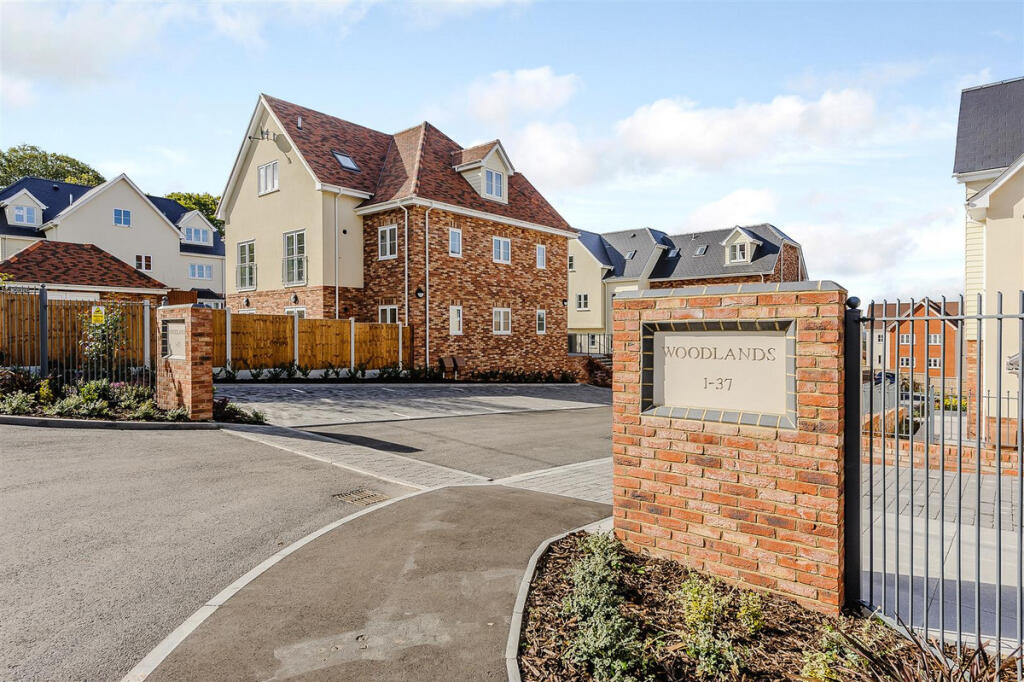 2 bed Apartment for rent in Tarpots. From Fisks Ltd - Benfleet
