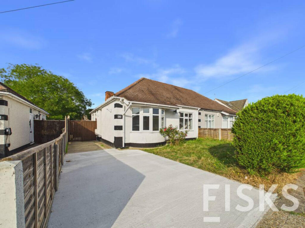2 bed Semi-detached bungalow for rent in Tarpots. From Fisks Ltd - Benfleet
