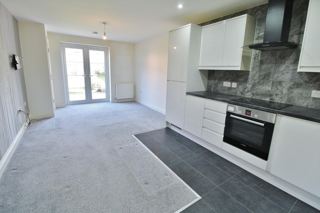 2 bed Apartment for rent in Tarpots. From Fisks Ltd - Benfleet
