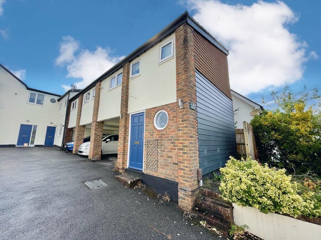 1 bed Apartment for rent in Reigate. From Robert Leech - Oxted