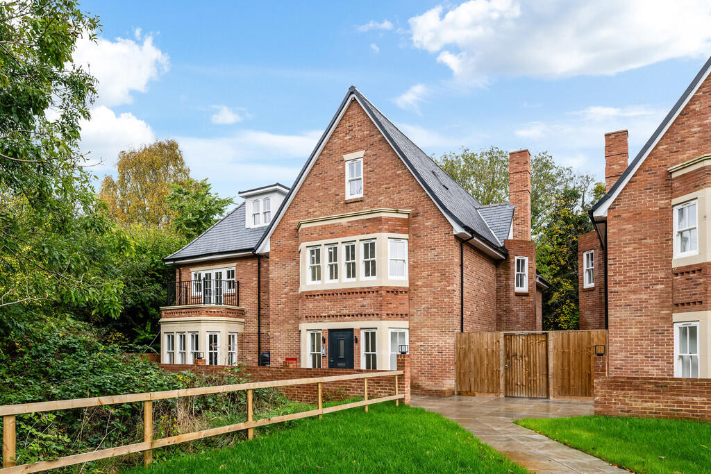 2 bed Apartment for rent in Purley. From Robert Leech - Oxted