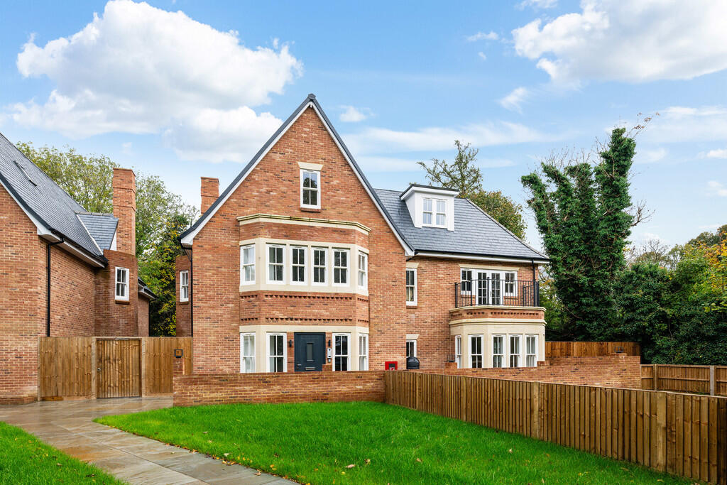 2 bed Apartment for rent in Purley. From Robert Leech - Oxted