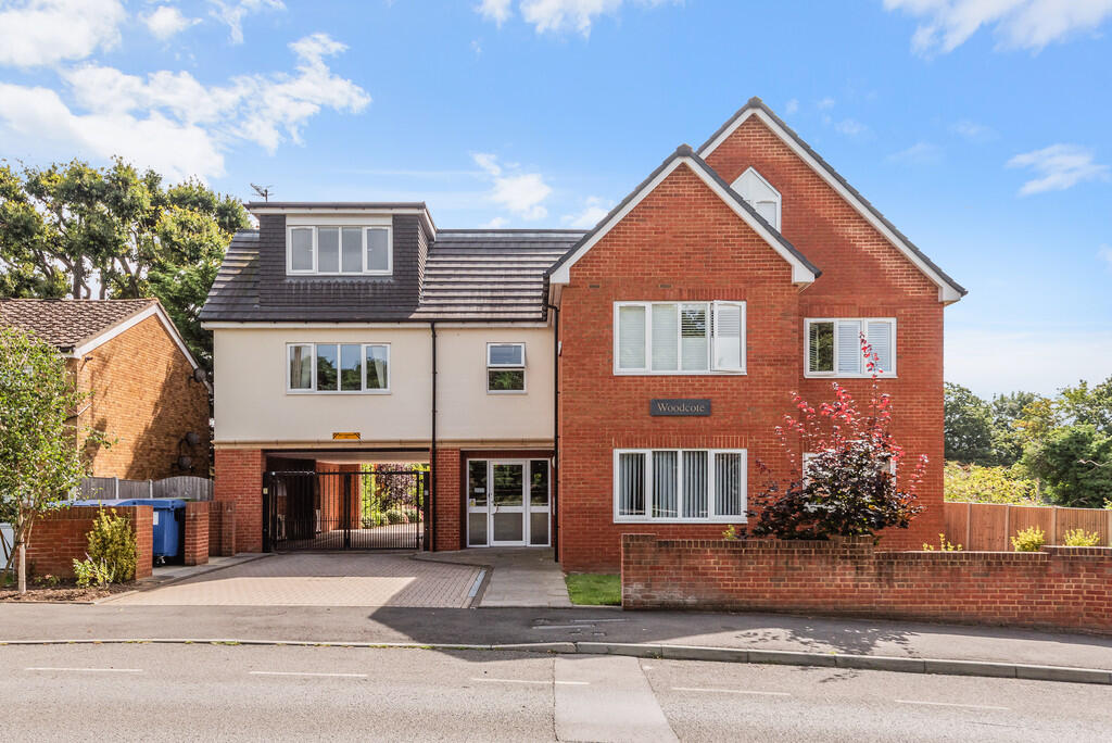 1 bed Apartment for rent in South Godstone. From Robert Leech - Oxted