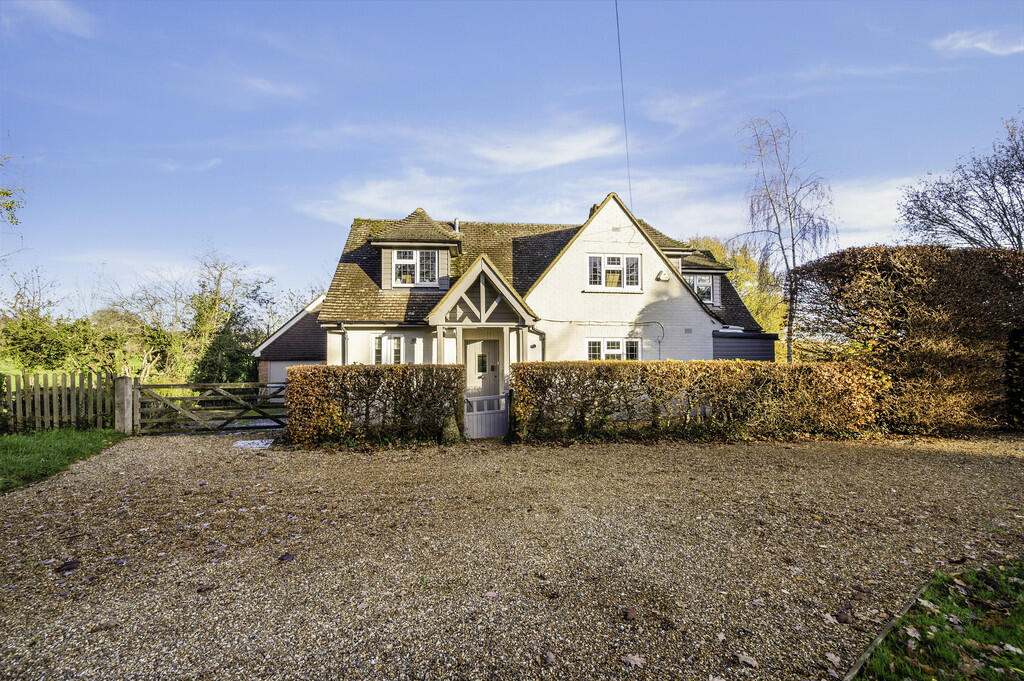 5 bed Detached for rent in Marlpit Hill. From Robert Leech - Oxted 5 bed Detached for rent in Marlpit Hill. From Robert Leech - Oxted