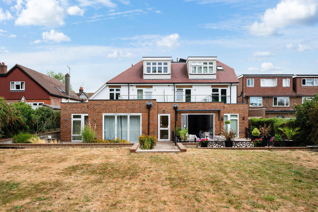 2 bed House (unspecified) for rent in Godstone. From Robert Leech - Oxted 2 bed House (unspecified) for rent in Godstone. From Robert Leech - Oxted