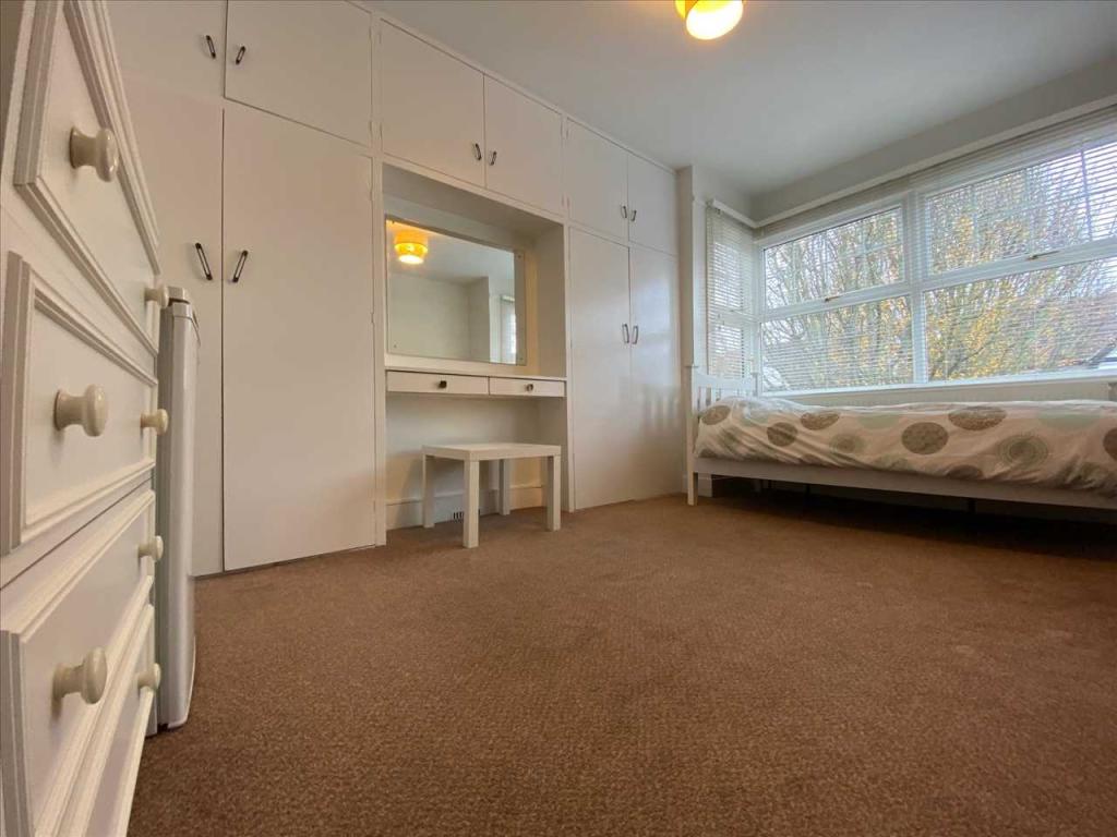 0 bed Room for rent in Brentford. From Drayton Properties West Ealing