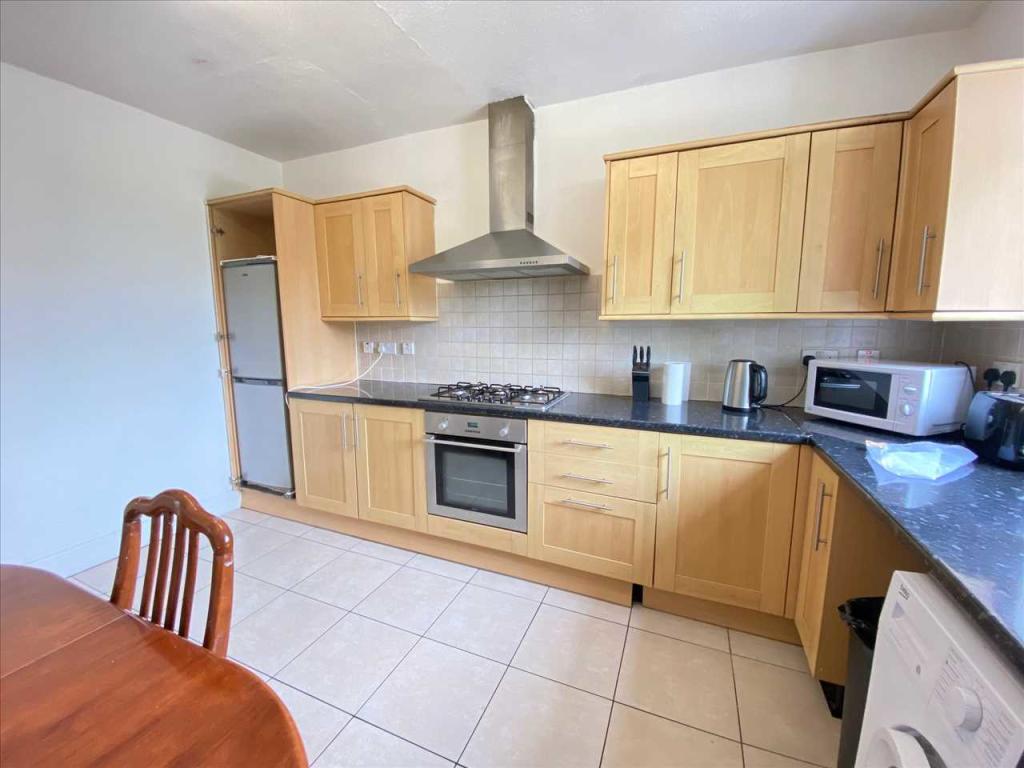 2 bed Apartment for rent in Brentford. From Drayton Properties West Ealing