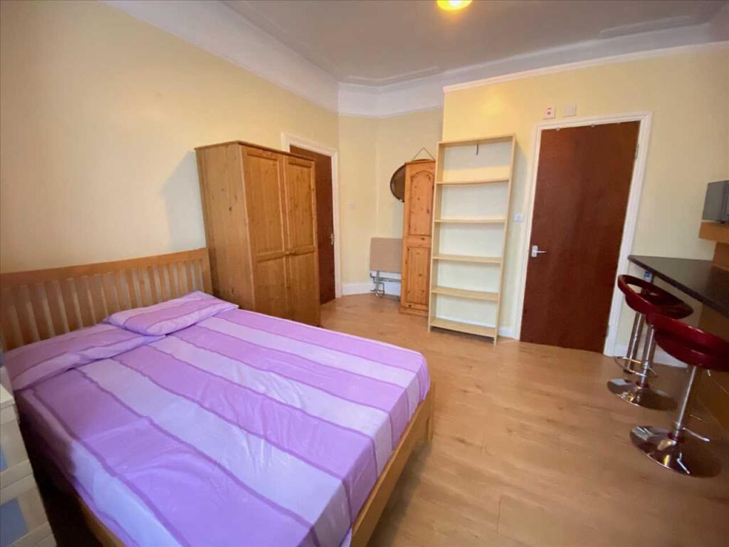 0 bed Studio for rent in Greenford. From Drayton Properties West Ealing