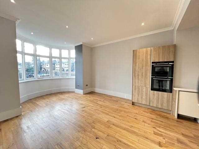 2 bed Apartment for rent in Acton. From Drayton Properties West Ealing