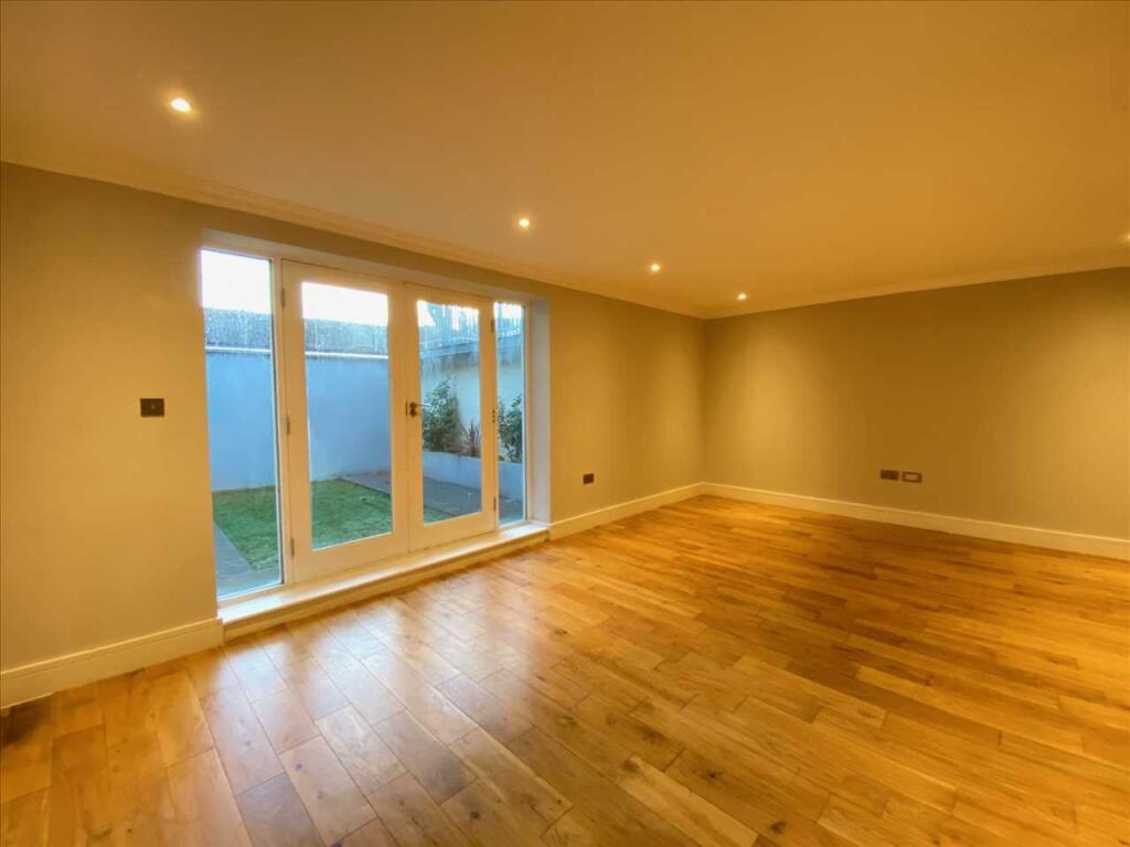 2 bed Apartment for rent in Acton. From Drayton Properties West Ealing