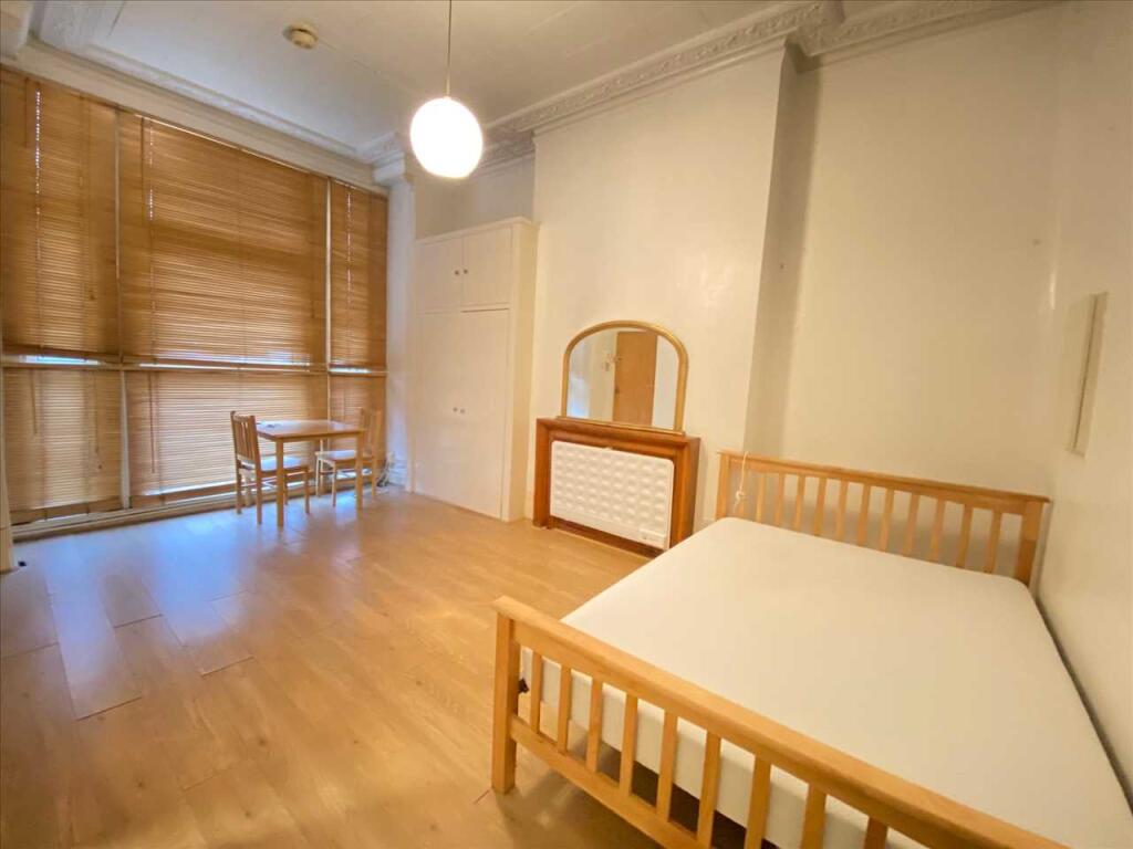 4 bed Studio for rent in Greenford. From Drayton Properties West Ealing