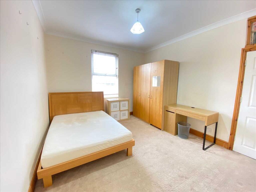 4 bed House Share for rent in Greenford. From Drayton Properties West Ealing 4 bed House Share for rent in Greenford. From Drayton Properties West Ealing
