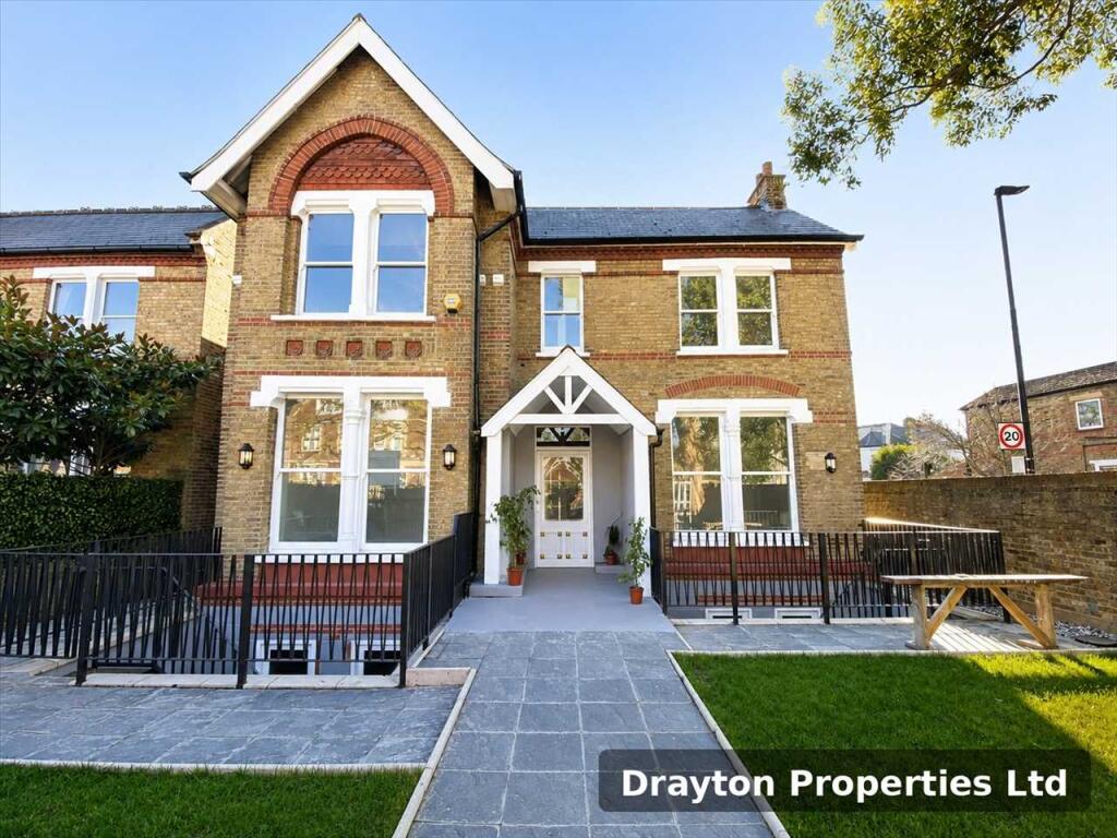 3 bed Apartment for rent in Acton. From Drayton Properties West Ealing 3 bed Apartment for rent in Acton. From Drayton Properties West Ealing