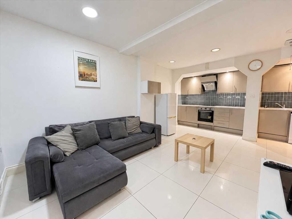 2 bed Apartment for rent in Greenford. From Drayton Properties West Ealing