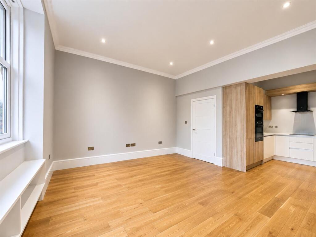 2 bed Apartment for rent in Acton. From Drayton Properties West Ealing