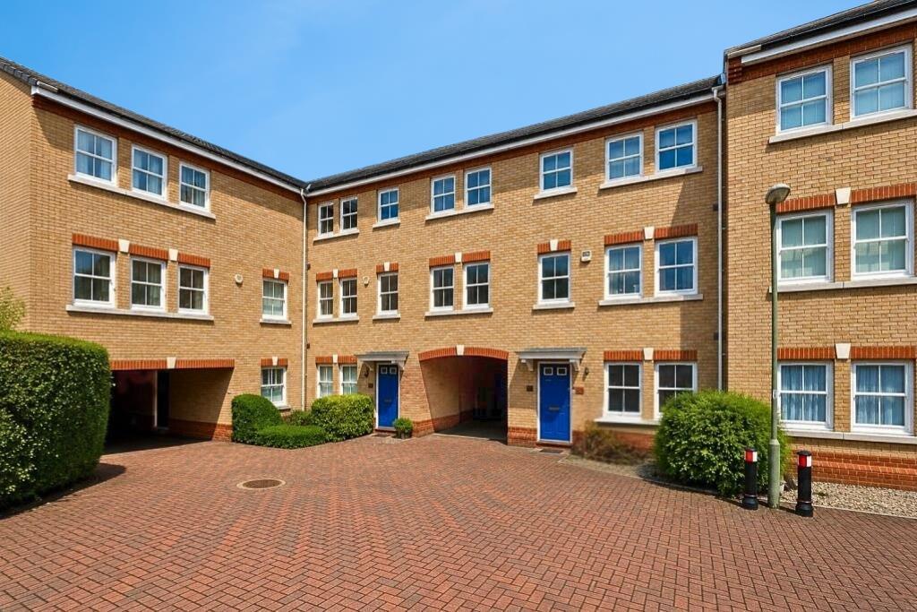 5 bed Detached for rent in Woking. From brandons - Knaphill 5 bed Detached for rent in Woking. From brandons - Knaphill
