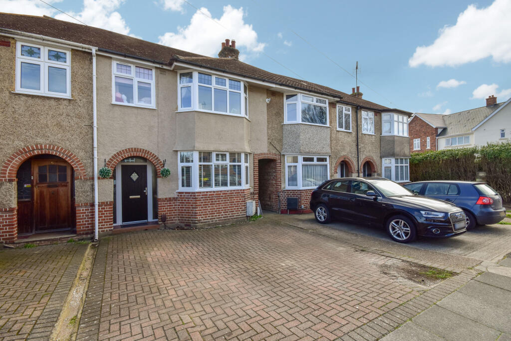 3 bed Mid Terraced House for rent in Colchester. From Fenn Wright - Colchester