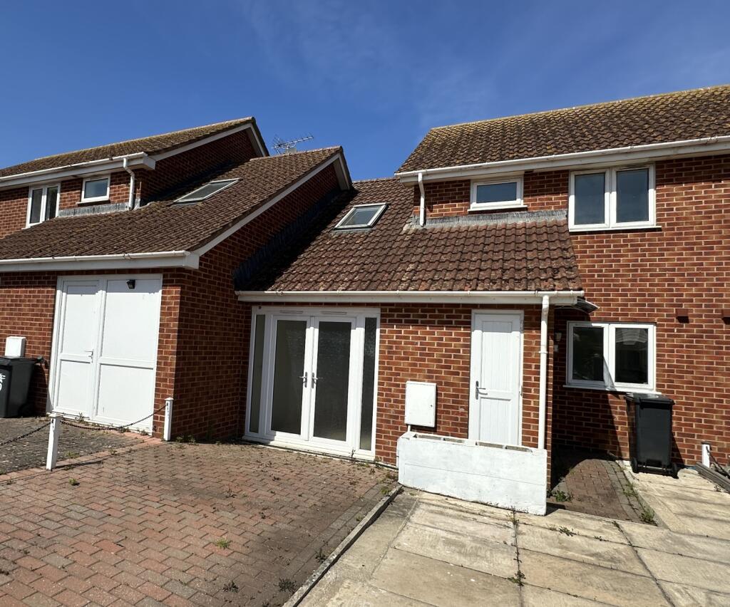3 bed Mid Terraced House for rent in Dawlish Warren. From Devon Rose - Dawlish