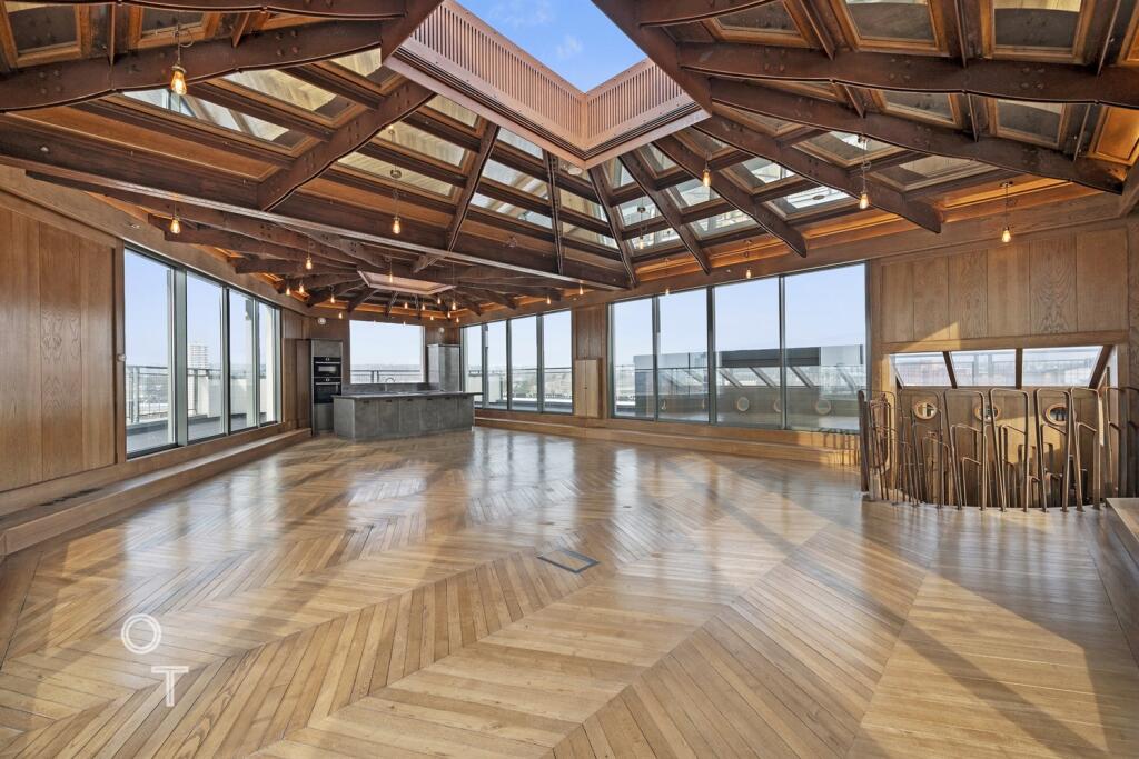 4 bed Penthouse for rent in Camden Town. From Olivers Town - Kentish Town - Sales