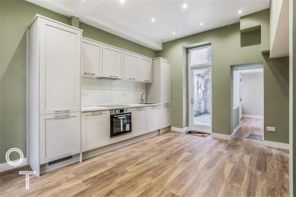 1 bed 1st Floor Flat for rent in Camden Town. From Olivers Town - Kentish Town - Sales