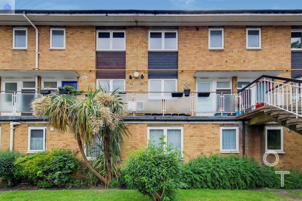 2 bed Annexe for rent in Camden Town. From Olivers Town - Kentish Town - Sales