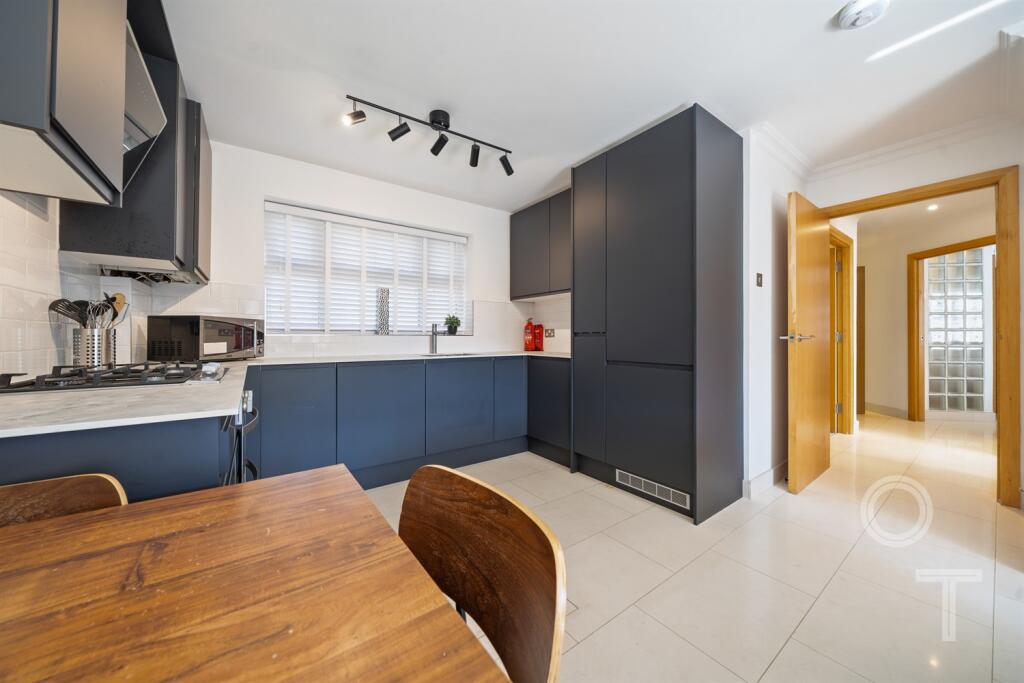 2 bed Apartment for rent in Camden Town. From Olivers Town - Kentish Town - Sales
