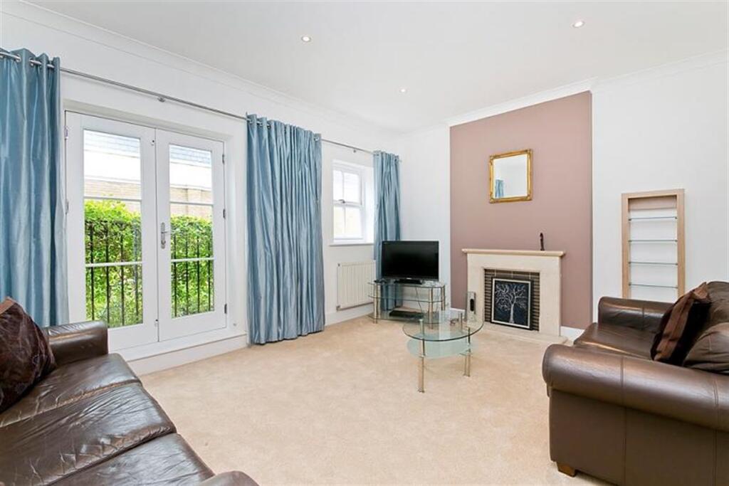 5 bed Town House for rent in Camden Town. From Olivers Town - Kentish Town - Sales