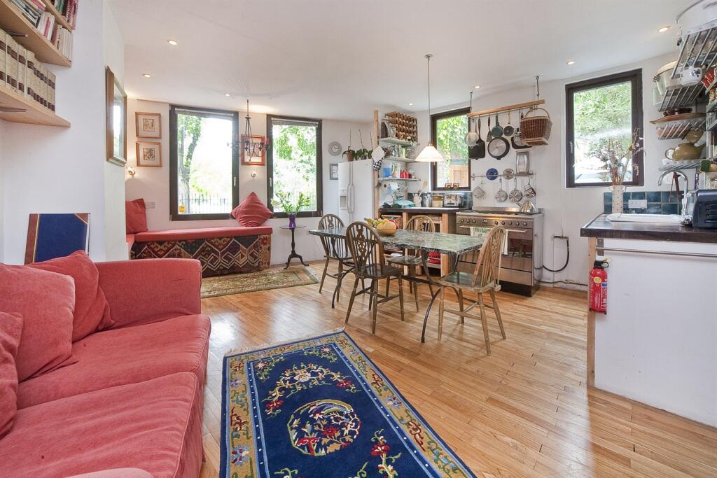 2 bed 1st Floor Flat for rent in Camden Town. From Olivers Town - Kentish Town - Sales