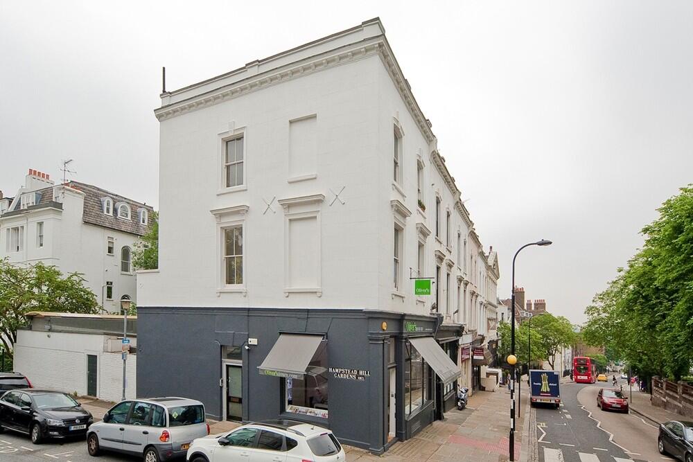 1 bed 1st Floor Flat for rent in Hampstead. From Olivers Town - Kentish Town - Sales