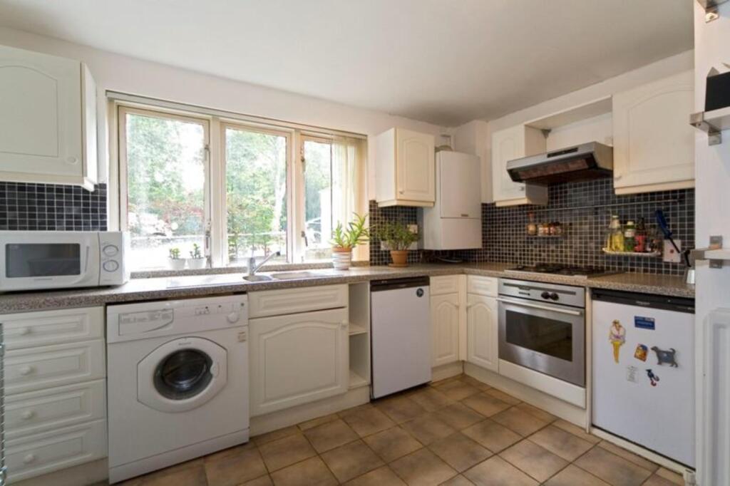 1 bed 1st Floor Flat for rent in Camden Town. From Olivers Town - Kentish Town - Sales
