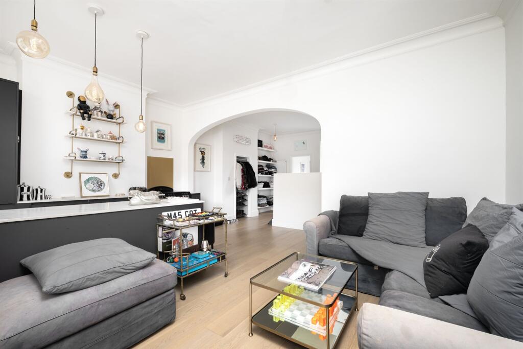 1 bed 1st Floor Flat for rent in Camden Town. From Olivers Town - Kentish Town - Sales