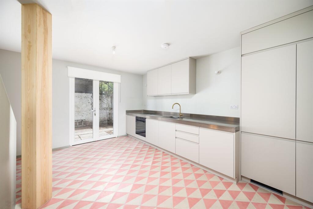 3 bed Mid Terraced House for rent in Camden Town. From Olivers Town - Kentish Town - Sales 3 bed Mid Terraced House for rent in Camden Town. From Olivers Town - Kentish Town - Sales
