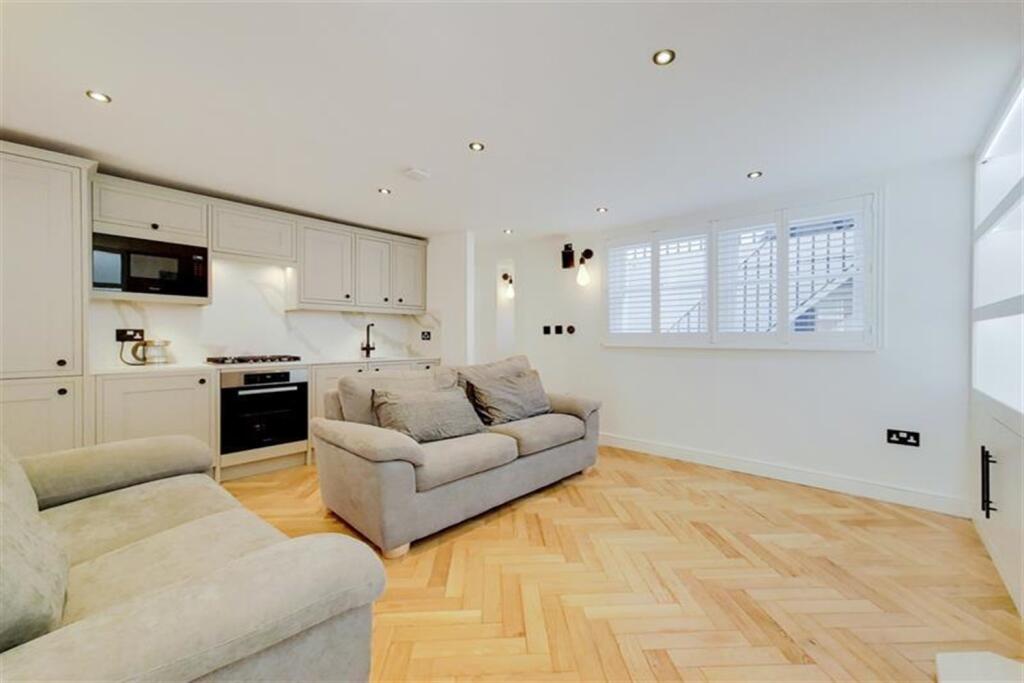 1 bed 1st Floor Flat for rent in Camden Town. From Olivers Town - Kentish Town - Sales