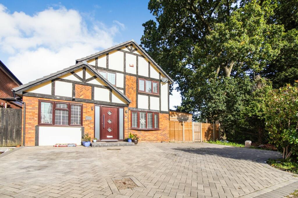 5 bed Detached House for rent in Reading. From Arins Property Services - Reading