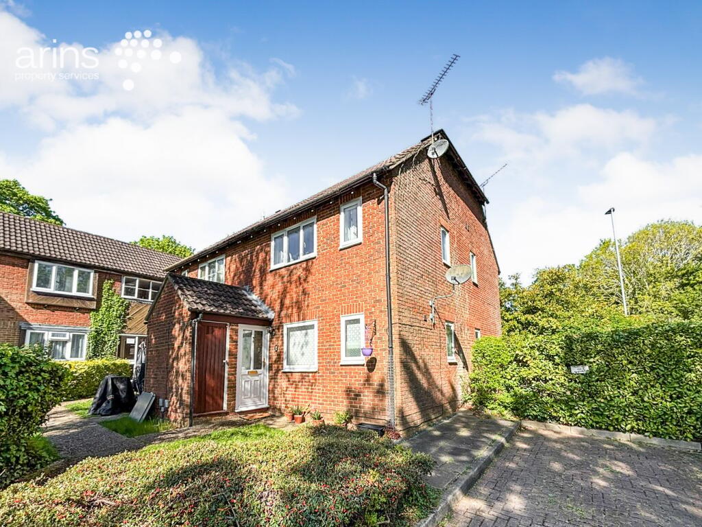 1 bed 1st Floor Flat for rent in Shinfield. From Arins - Lower Earley