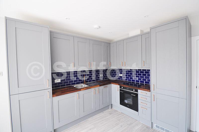 3 bed Penthouse for rent in Stepney. From Stelfort - London