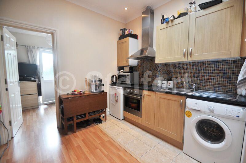 4 bed Studio for rent in London. From Stelfort - London