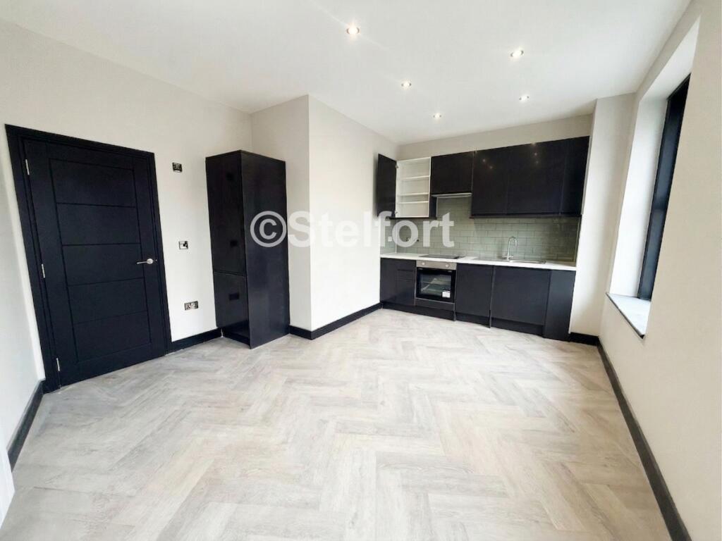 3 bed Annexe for rent in London. From Stelfort - London