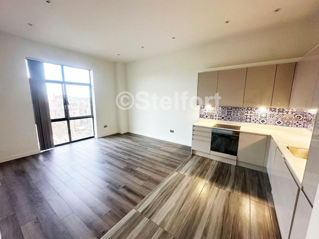 2 bed 1st Floor Flat for rent in London. From Stelfort - London