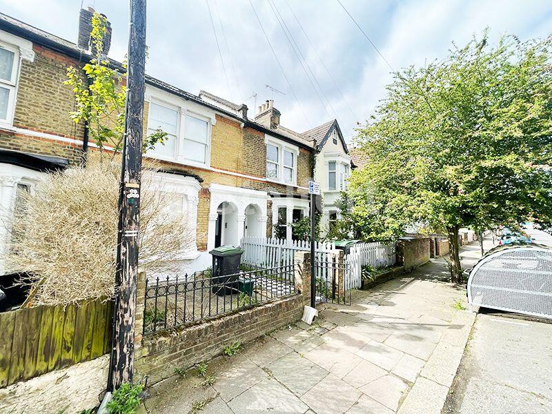 4 bed Mid Terraced House for rent in Tottenham. From Stelfort - London