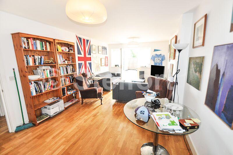 3 bed Apartment for rent in Wood Green. From Stelfort - London