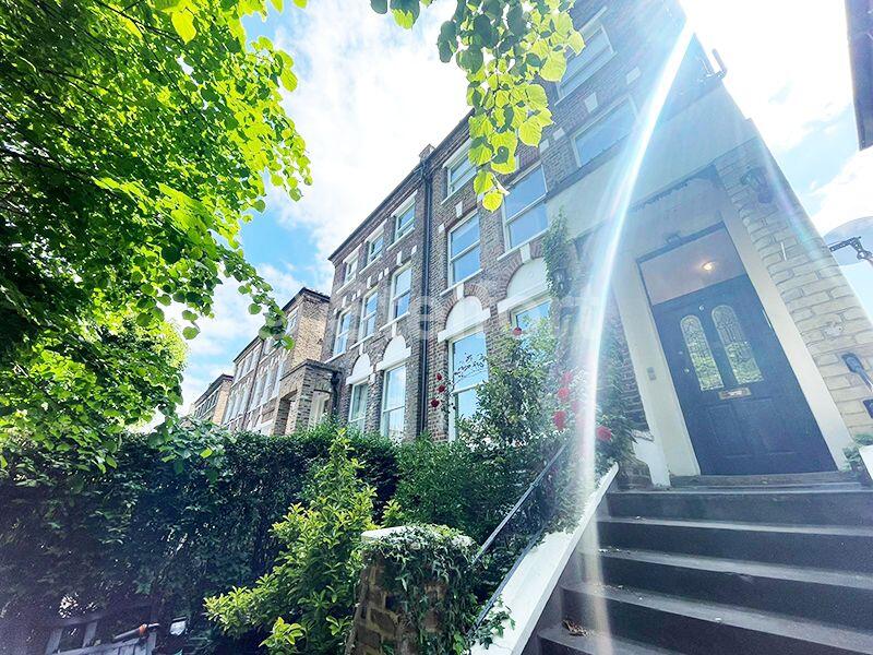 2 bed 1st Floor Flat for rent in London. From Stelfort - London