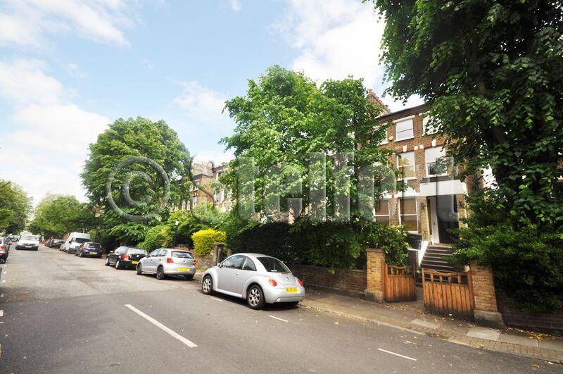 3 bed 1st Floor Flat for rent in Islington. From Stelfort - London