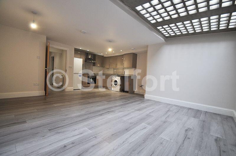 4 bed Apartment for rent in Camden Town. From Stelfort - London